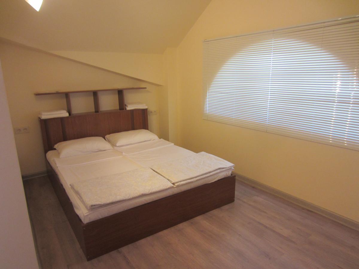 The Rooms Hostel エレバン エクステリア 写真